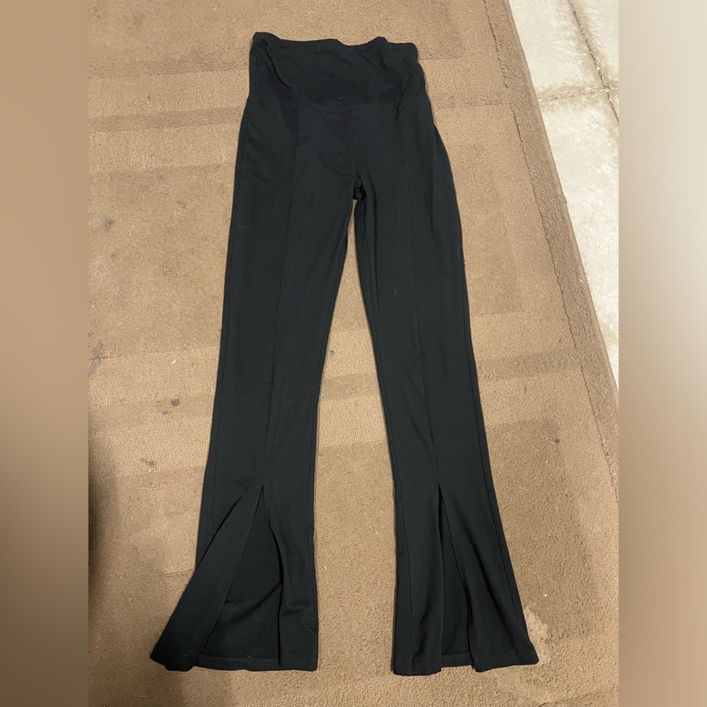 Black flared bottom yoga pants w slit